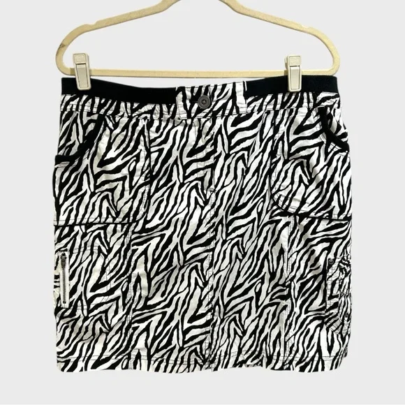 NEW! Chico's Zebra Black and White Mini Pencil Skirt Night Out Size 2 - Picture 3 of 11